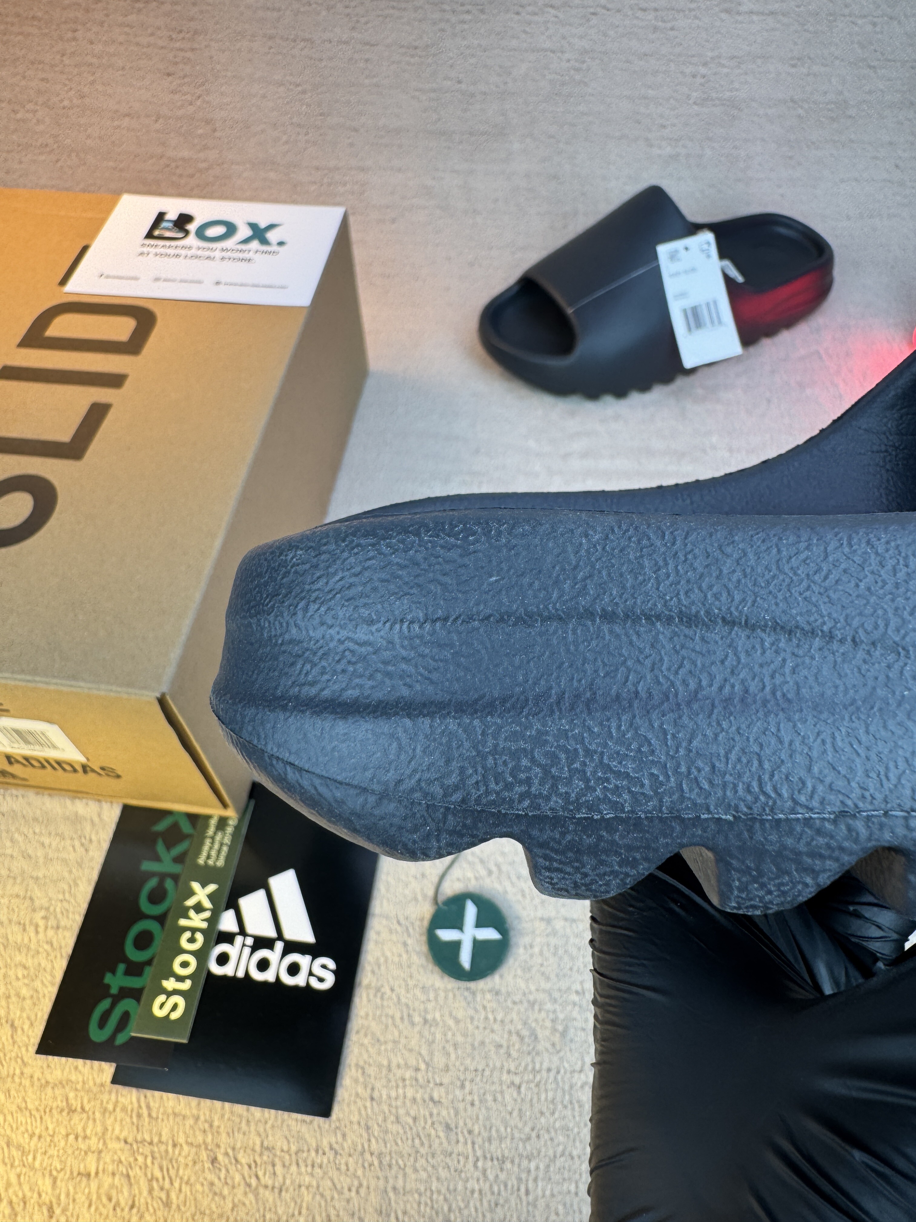 adidas Yeezy Slides ‘Onyx’ - Image 4