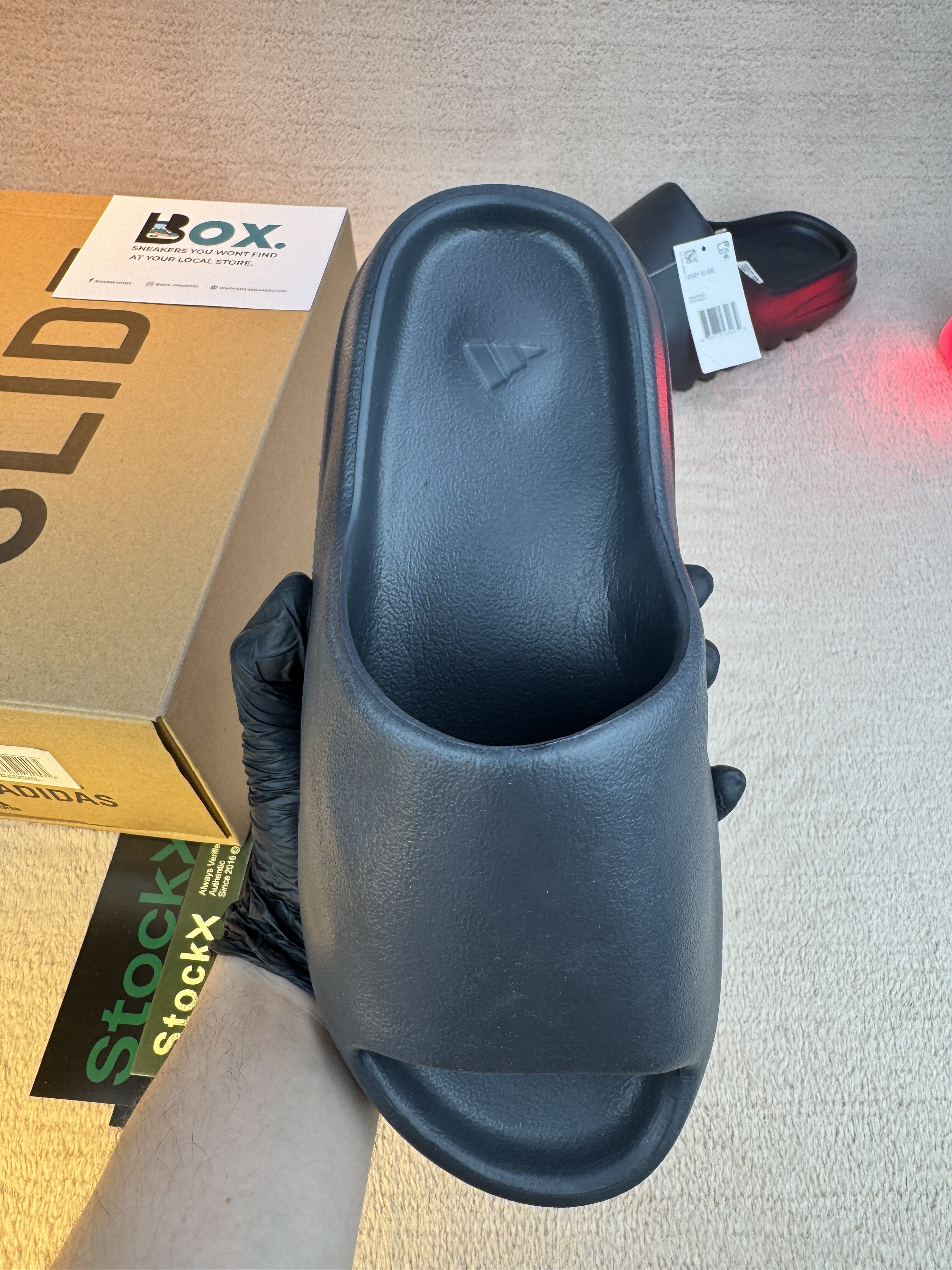 adidas Yeezy Slides ‘Onyx’ - Image 8