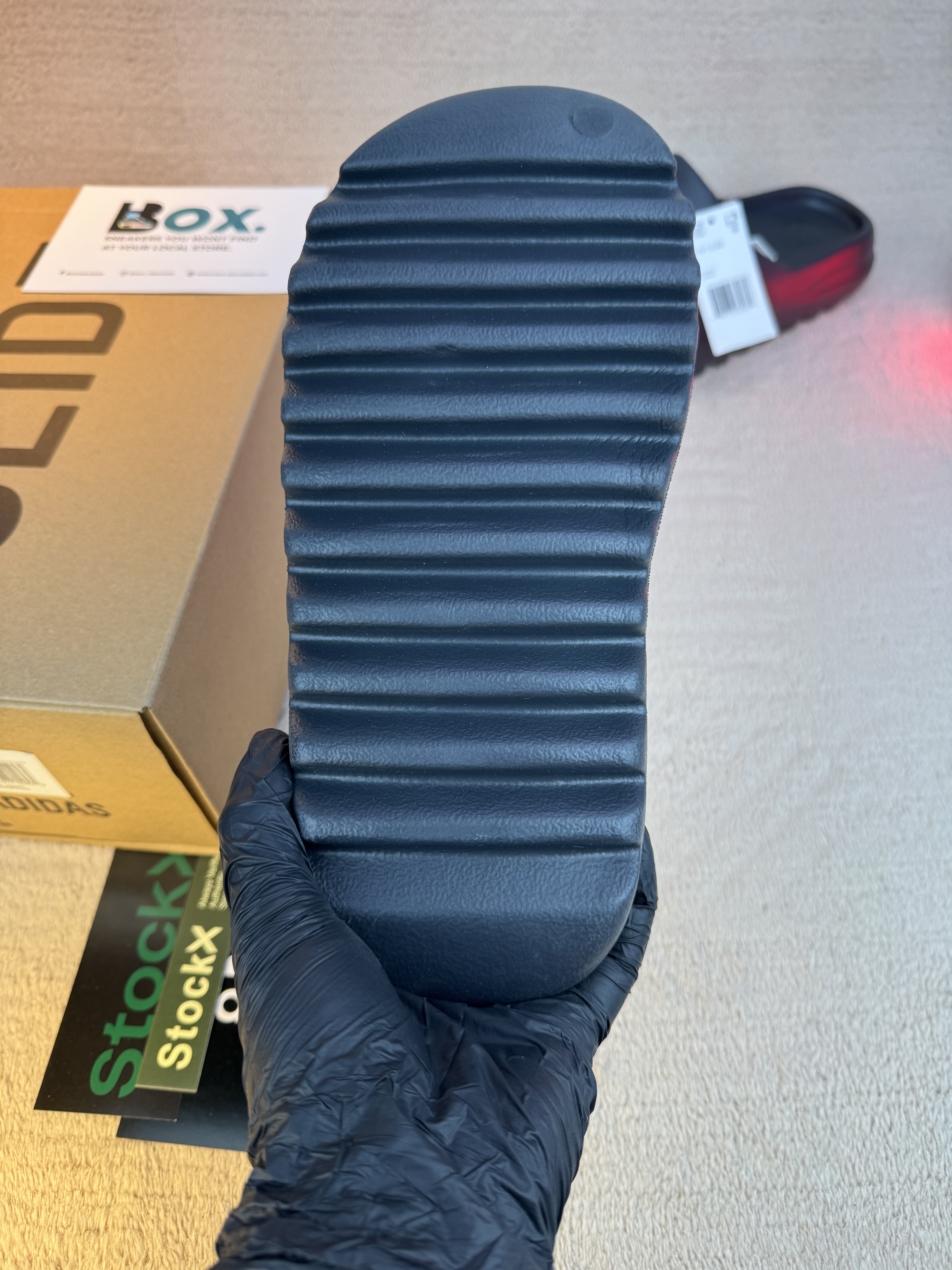 adidas Yeezy Slides ‘Onyx’ - Image 11