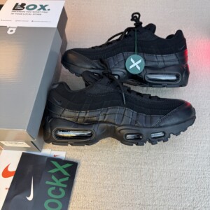 Nike Air Max 95 Essential Triple Black