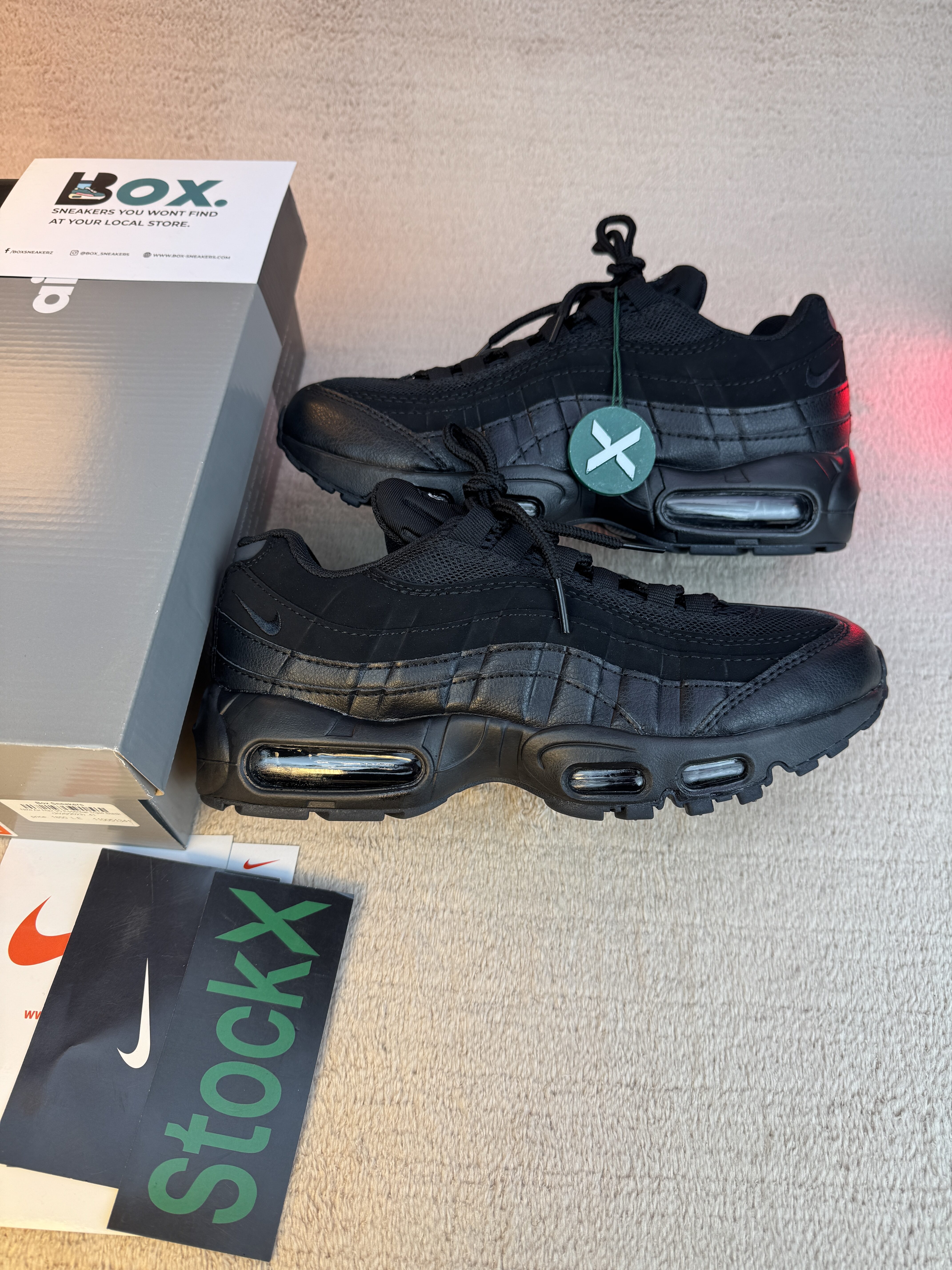 Nike Air Max 95 Essential Triple Black - Image 2