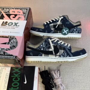 Nike SB Dunk Low Travis Scott