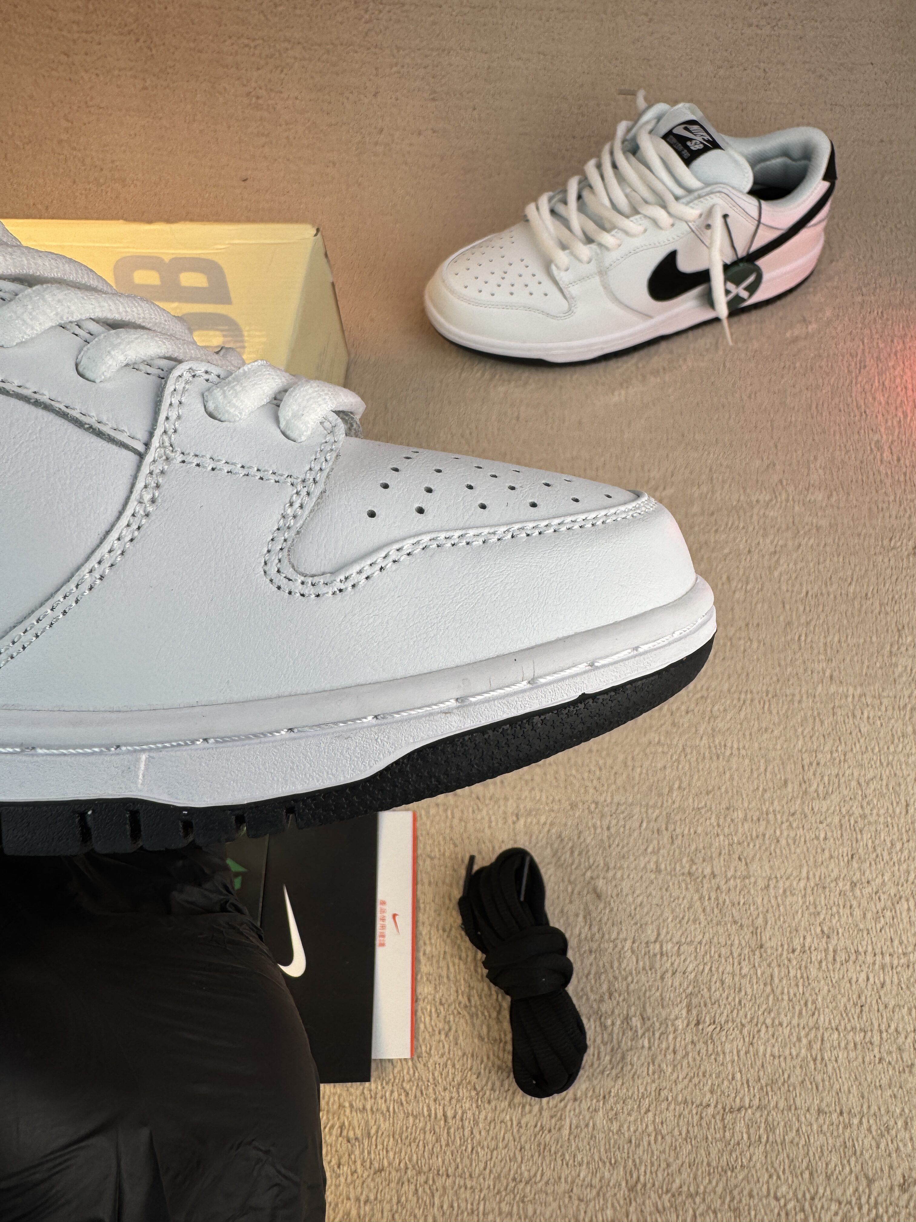Nike SB Dunk Low White Black - Image 6