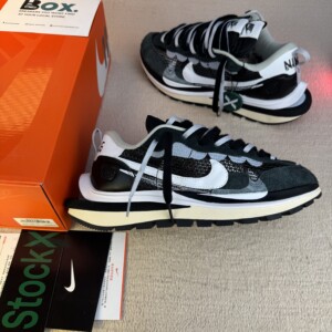 Nike Vaporwaffle sacai Black White