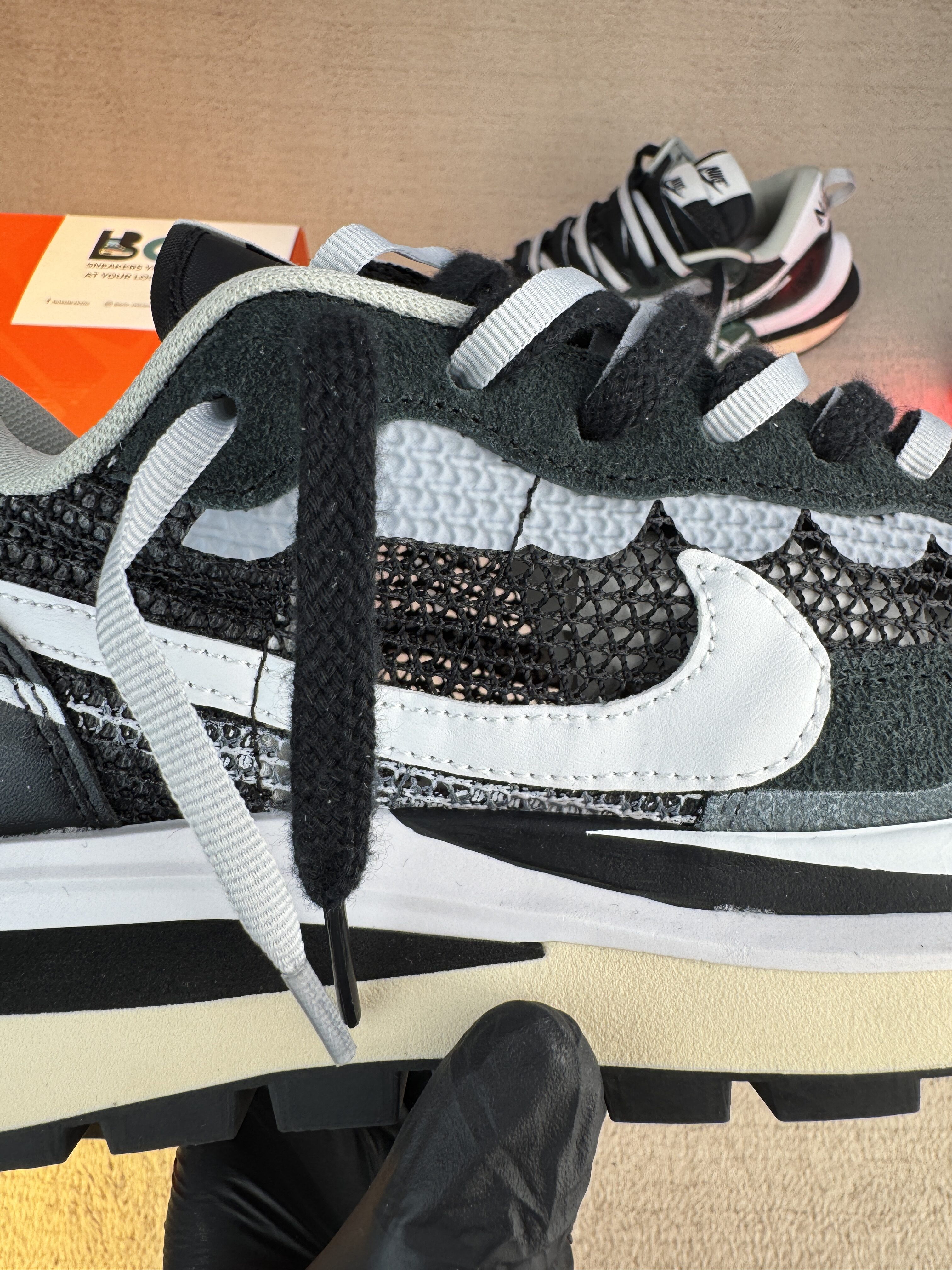 Nike Vaporwaffle sacai Black White - Image 5