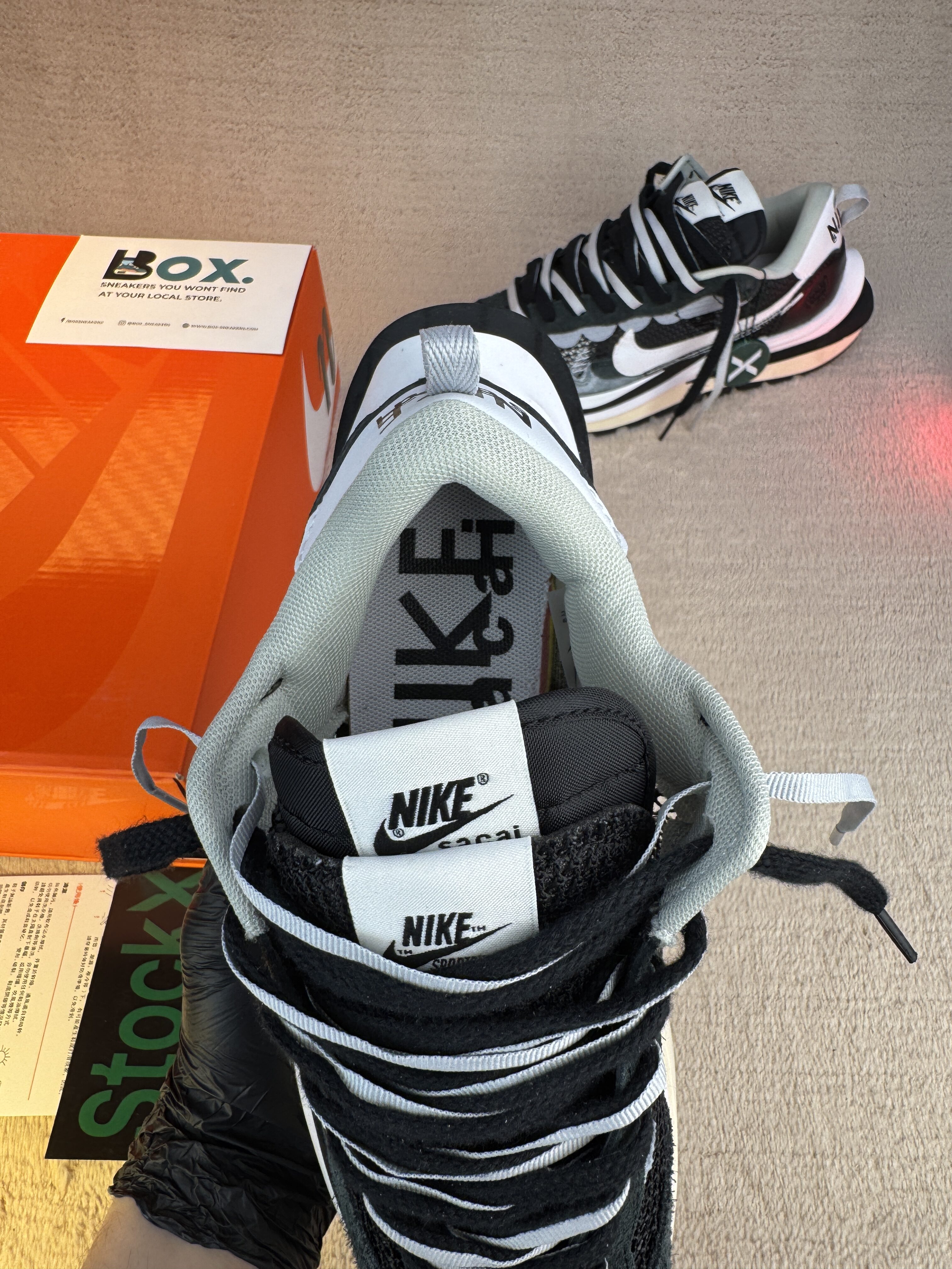 Nike Vaporwaffle sacai Black White - Image 9