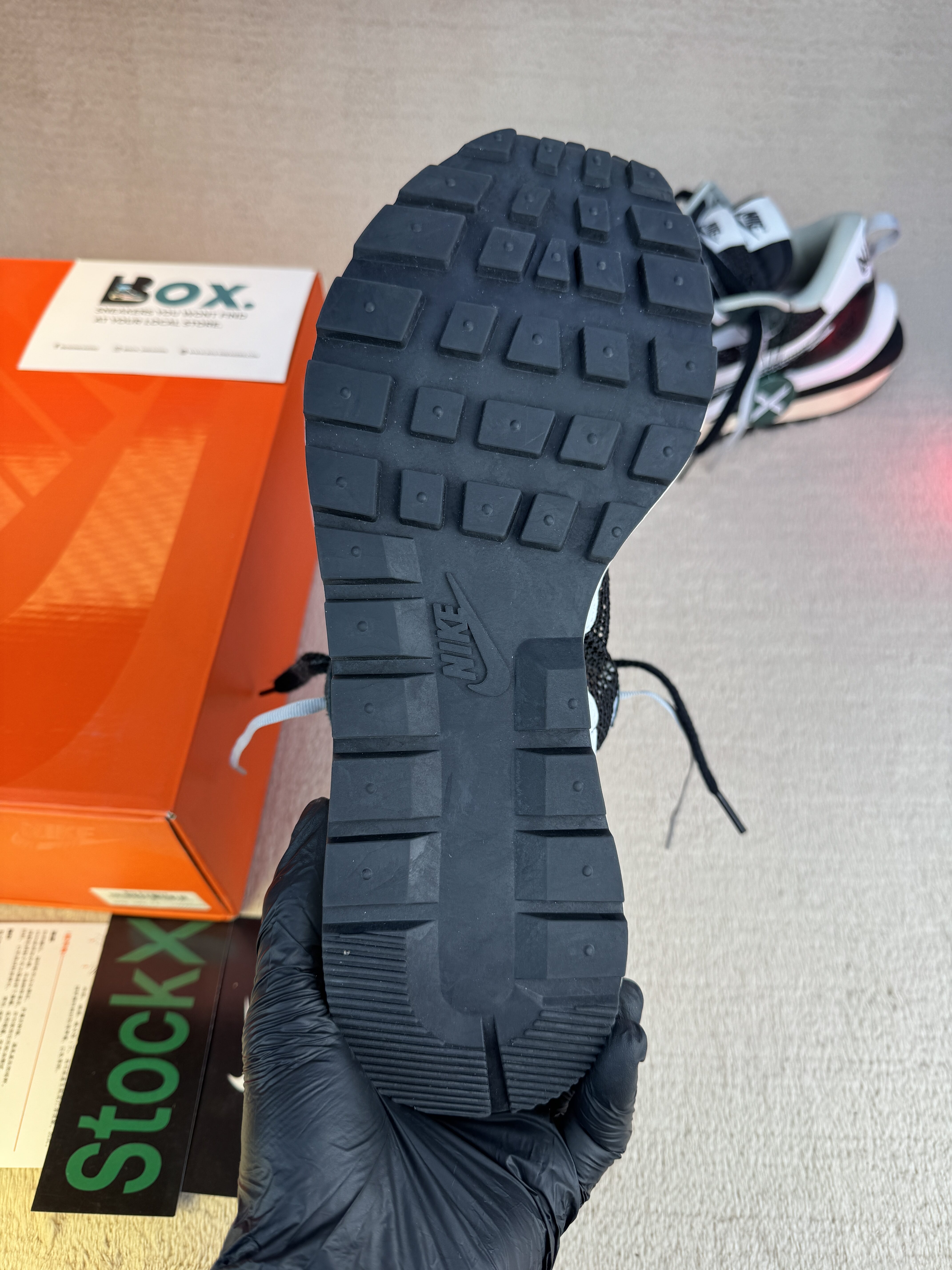 Nike Vaporwaffle sacai Black White - Image 13
