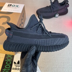 adidas Yeezy Boost 350 V2 Black
