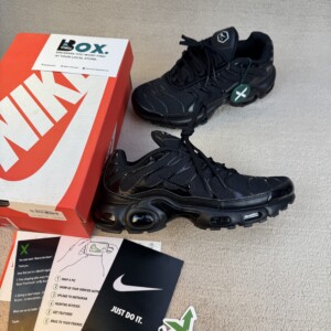 Nike Air Max Plus Triple Black
