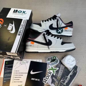 Nike Dunk x D'Toyota AE86 “Panda Trueno”