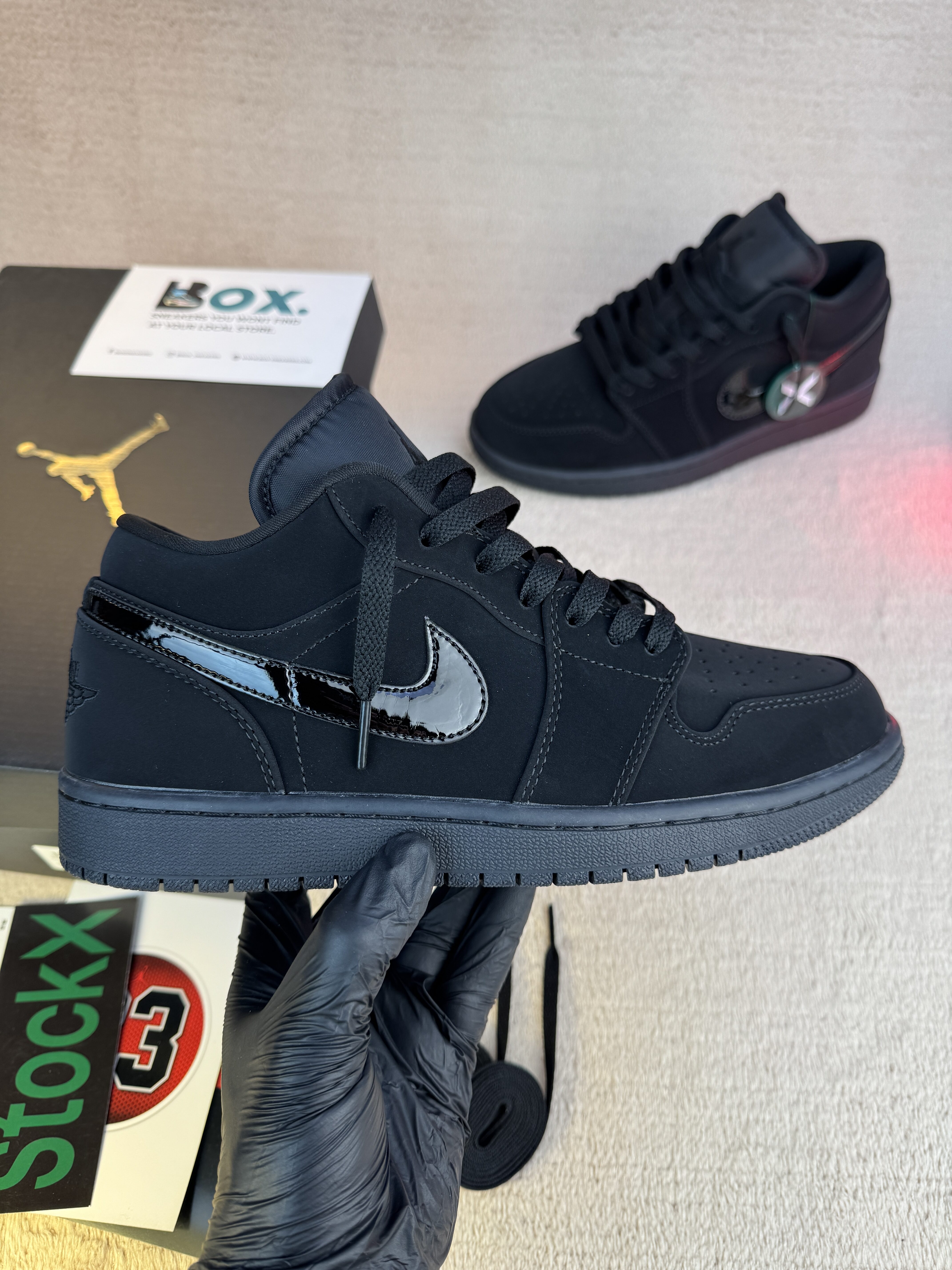 Jordan 1 Low Triple Black - Image 3