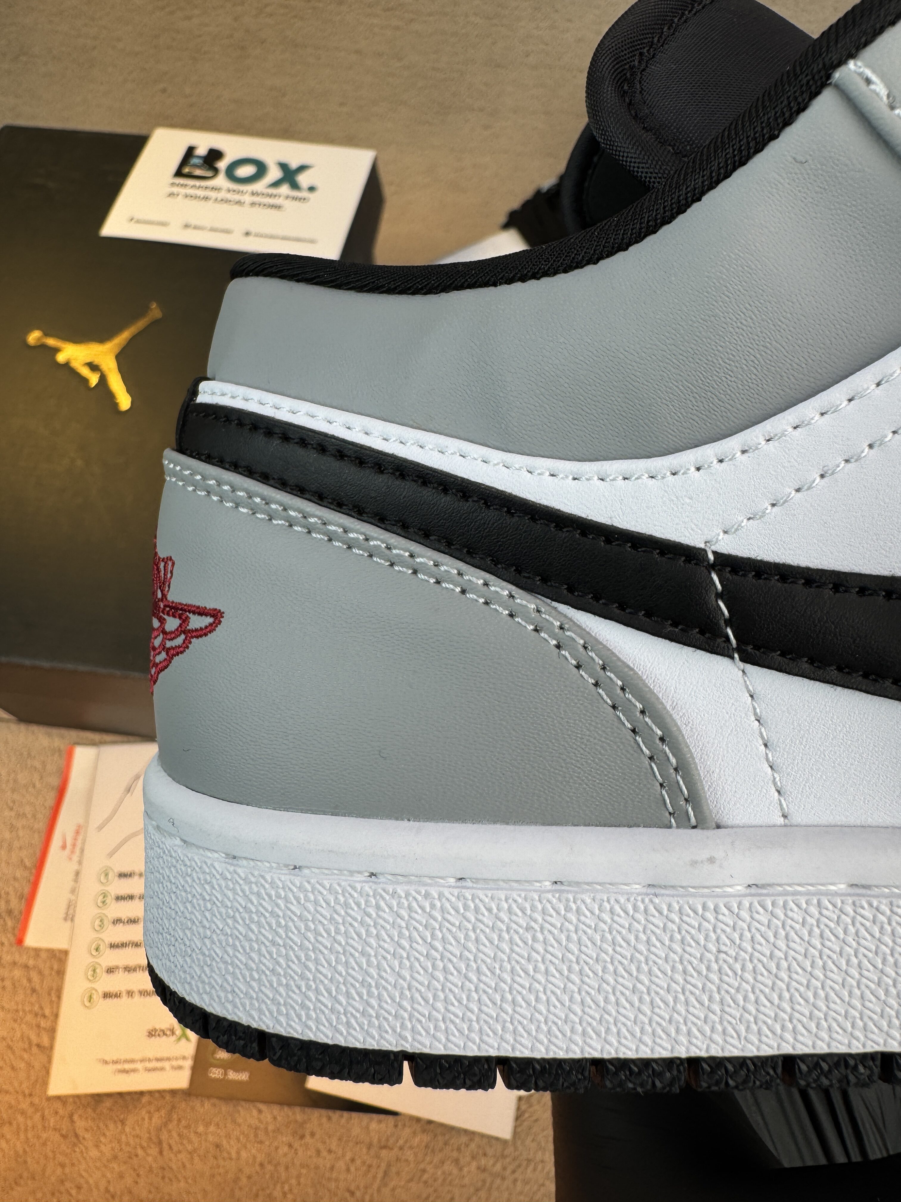 Jordan 1 Low Light Smoke Grey - Image 4