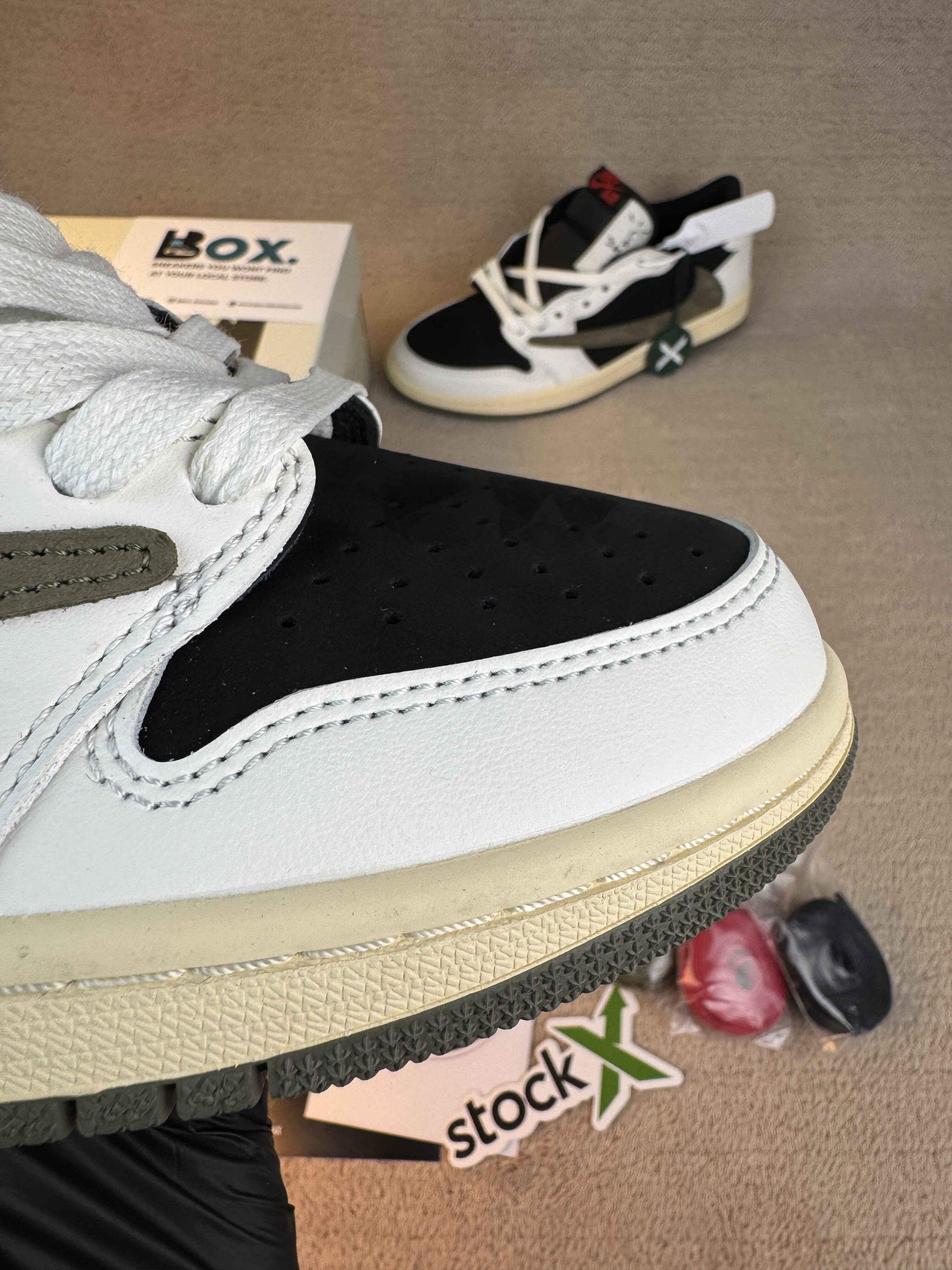 Jordan 1 Retro Low OG SP Travis Scott Olive - Image 6