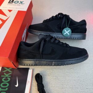 Nike Dunk Low SE Triple Black