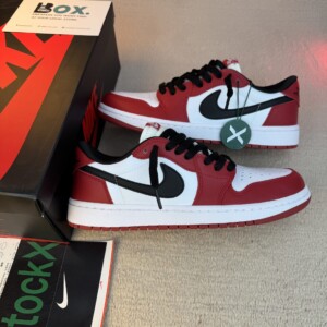 Jordan 1 Retro Low OG Chicago