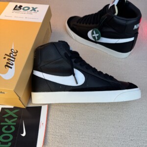 Nike Blazer Mid '77 - Black