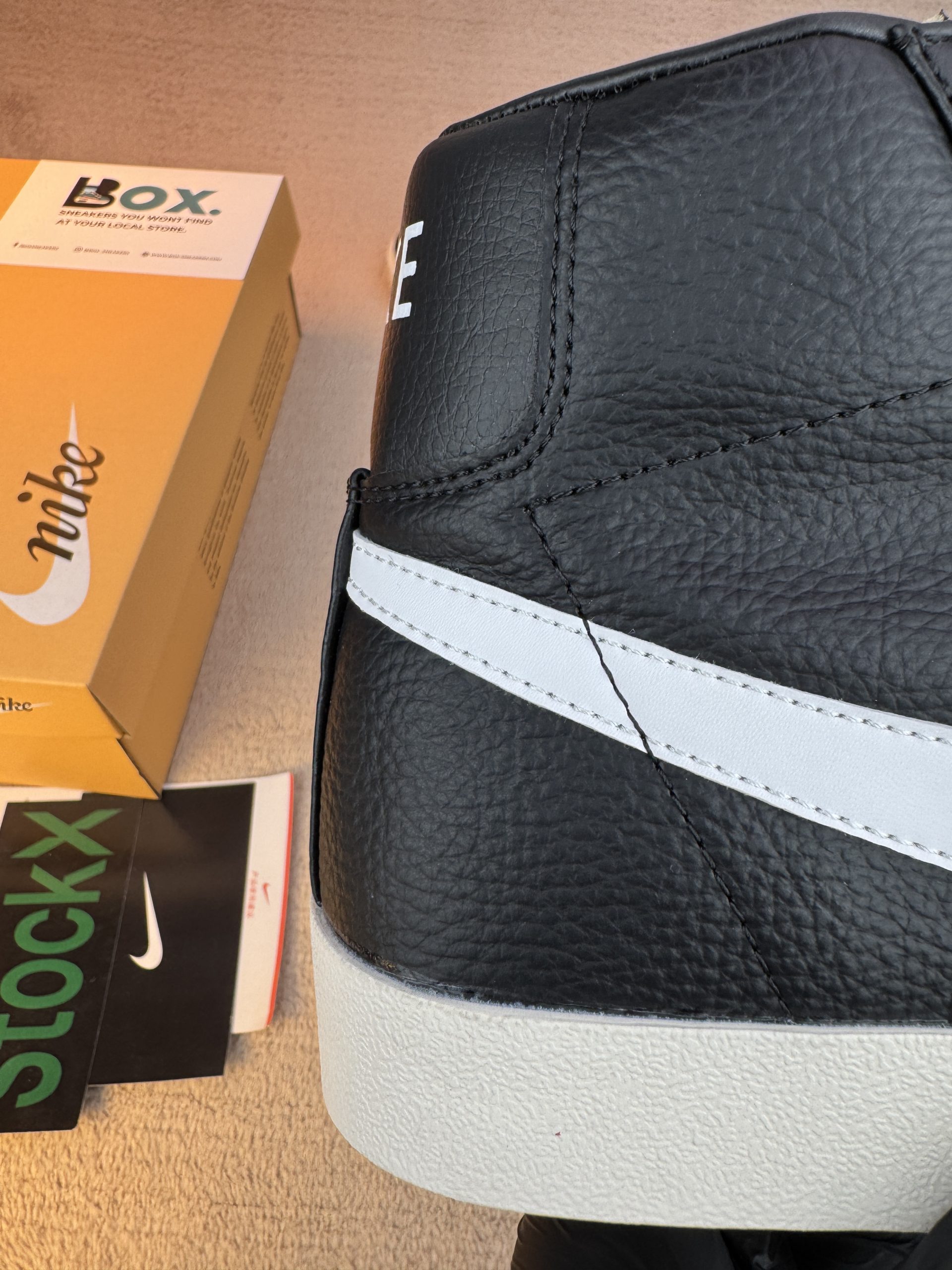 Nike Blazer Mid '77 - Black - Image 4