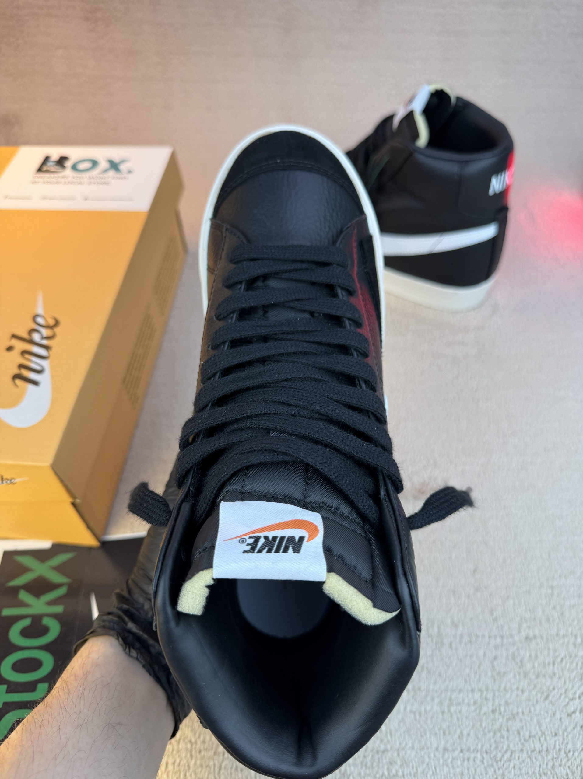 Nike Blazer Mid '77 - Black - Image 12