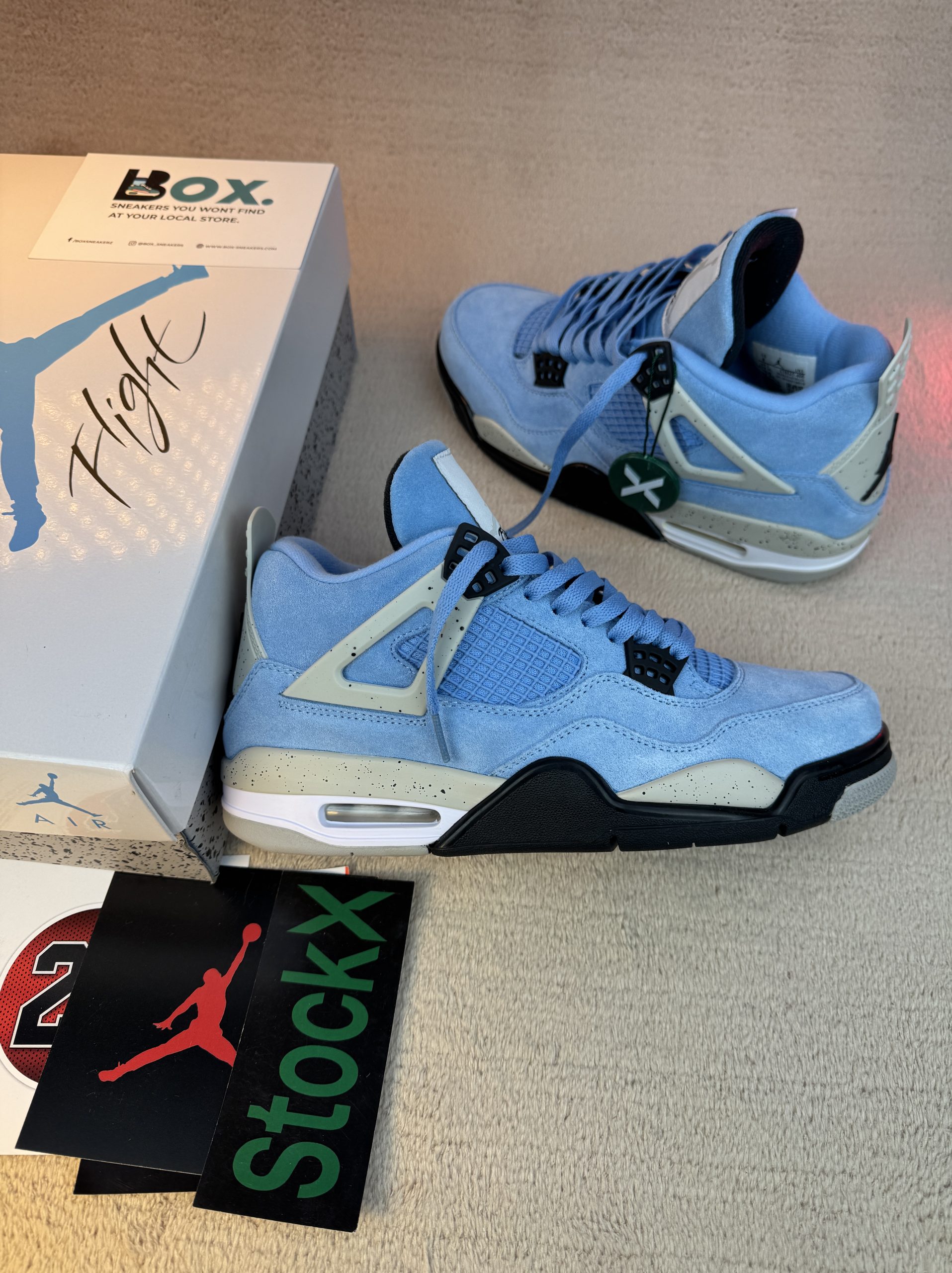 Jordan 4 Retro University Blue - Image 2