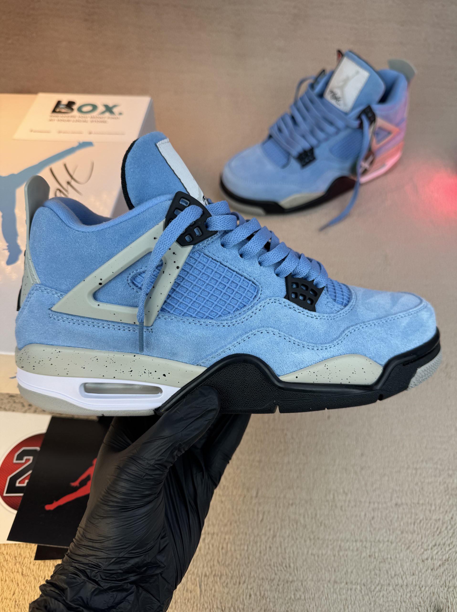 Jordan 4 Retro University Blue - Image 3