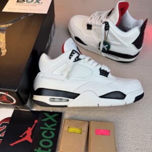 Jordan 4 Retro Flight Club