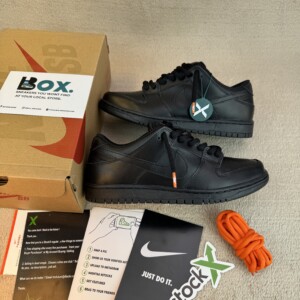 "Nike SB Dunk Low Pro Triple Black"