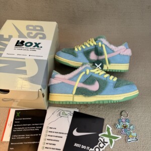 "Nike SB Dunk Low Verdy Visty"