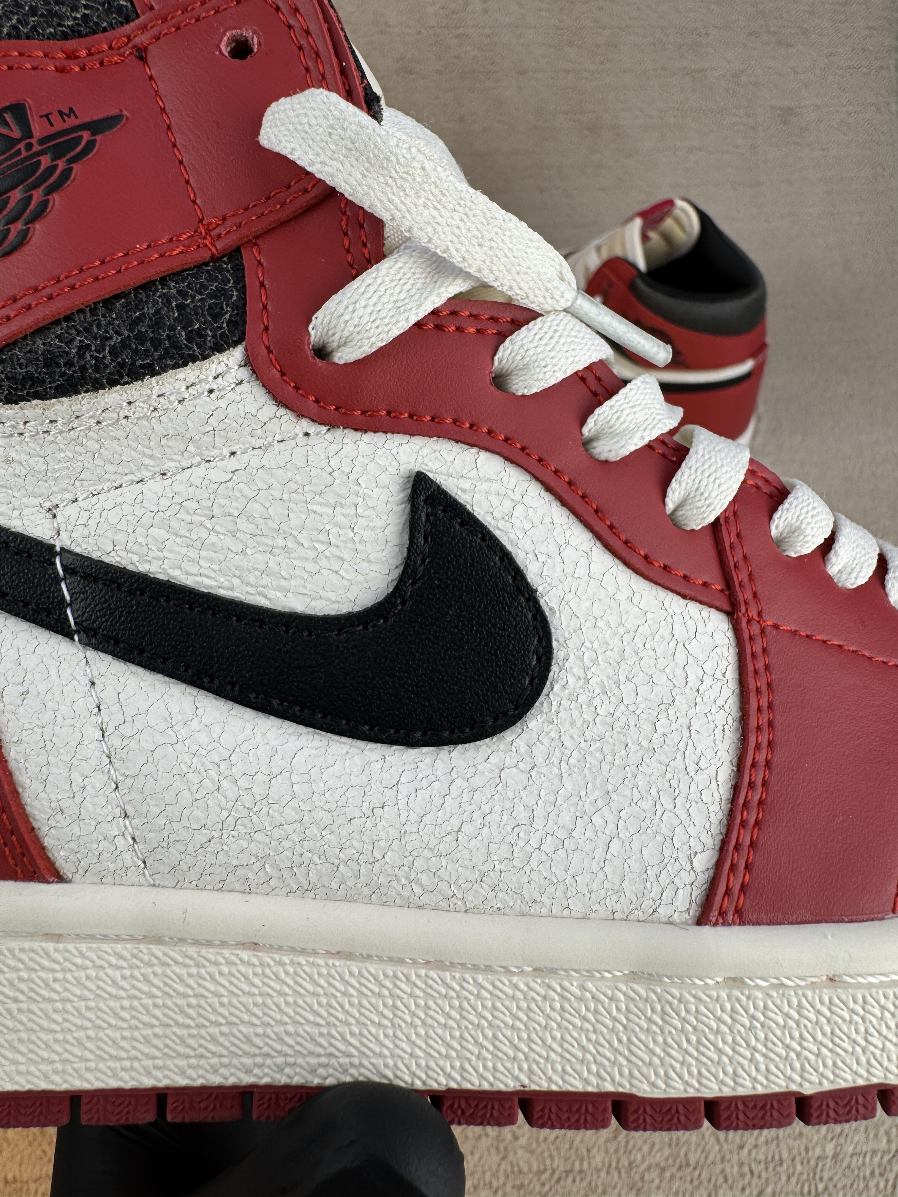 Jordan 1 Retro High OG Chicago Lost and Found - Image 5
