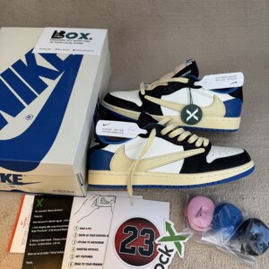 Jordan 1 Retro Low OG SP Fragment x Travis Scott