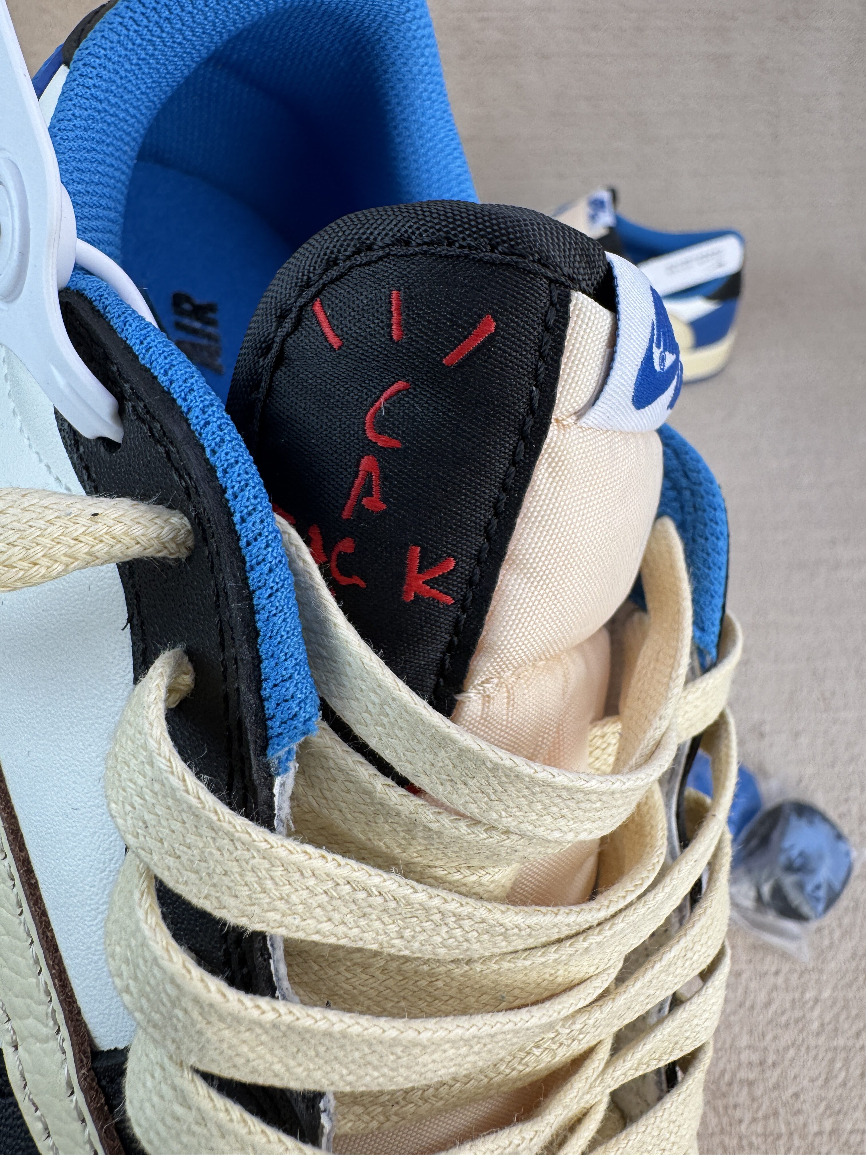 Jordan 1 Retro Low OG SP Fragment x Travis Scott - Image 13