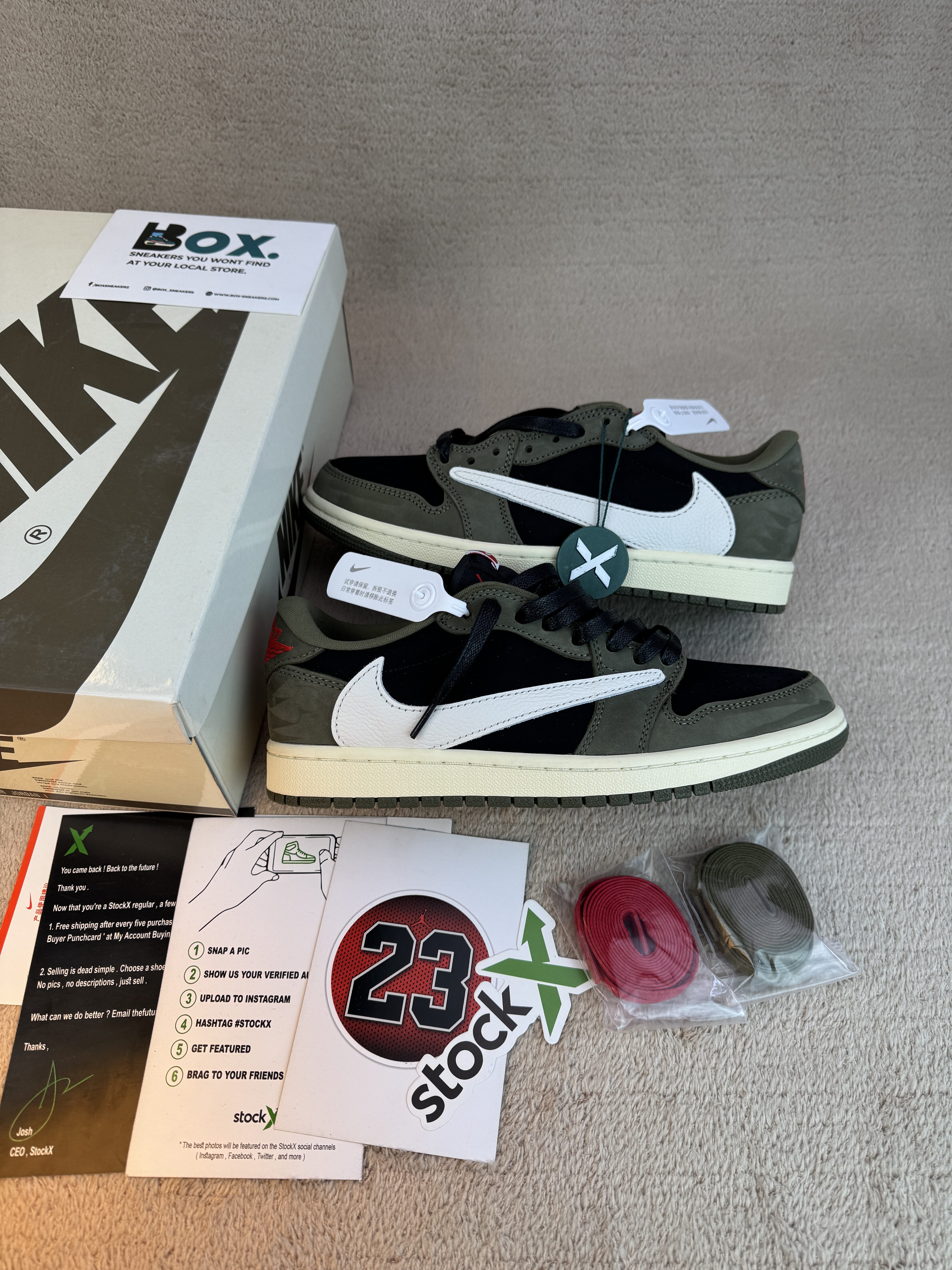 Jordan 1 Retro Low OG SP Travis Scott Black Olive - Image 2
