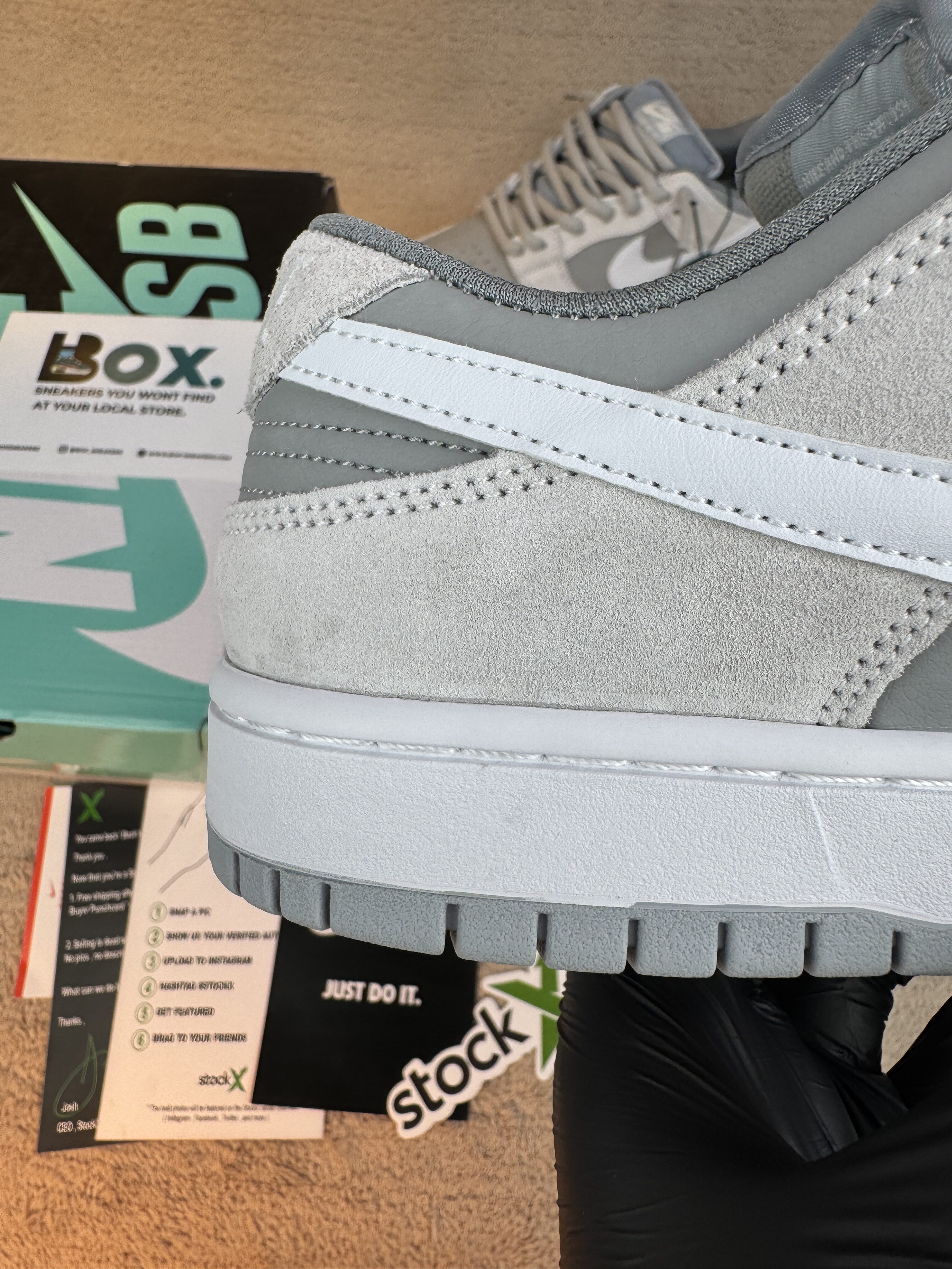 Nike SB Dunk Low Summit White Wolf Grey - Image 4