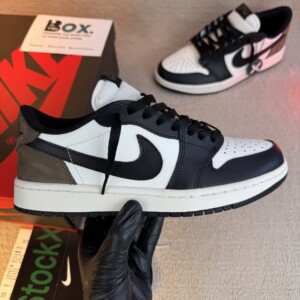 Jordan 1 Retro Low OG Mocha