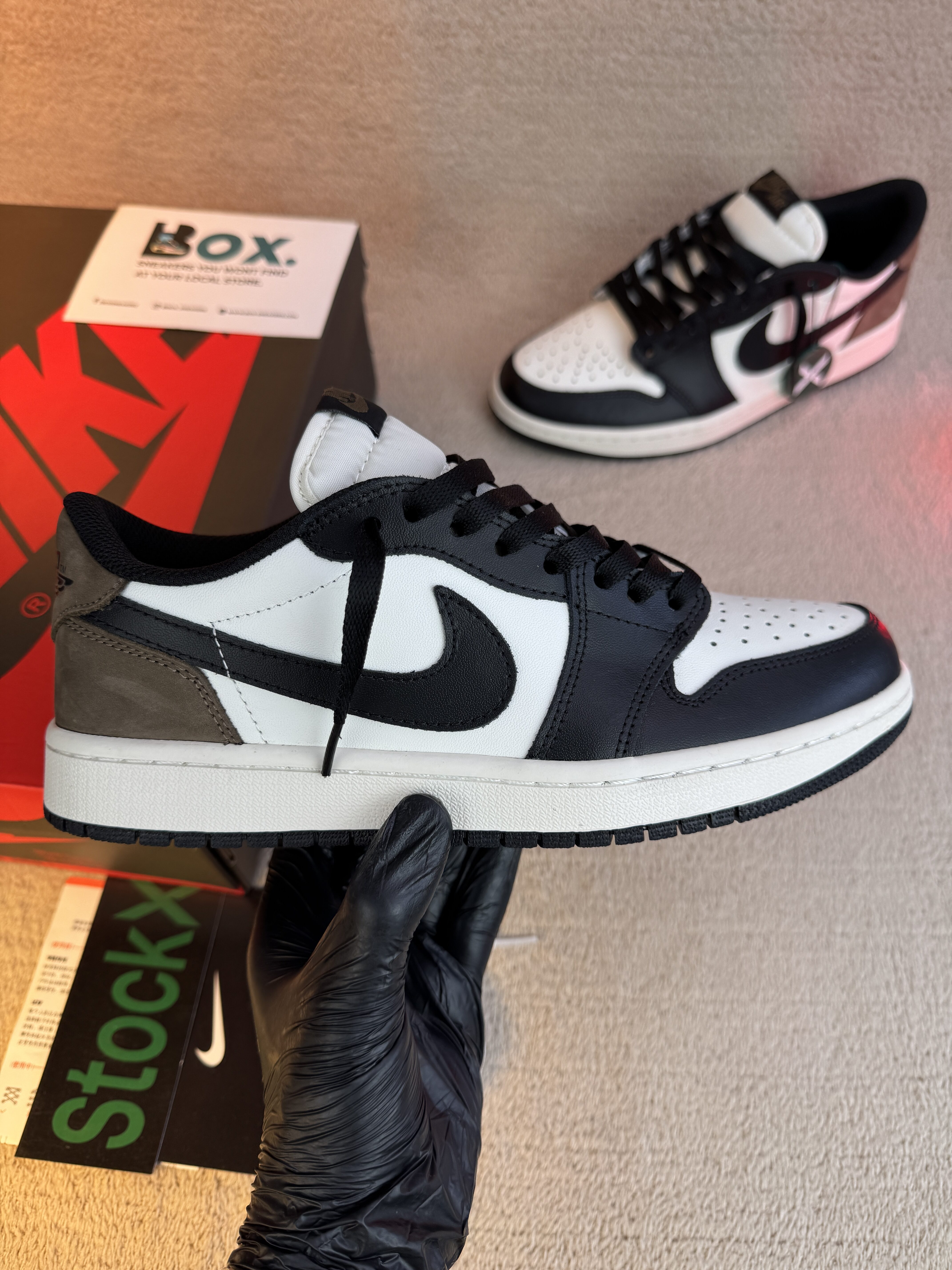 Jordan 1 Retro Low OG Mocha - Image 2