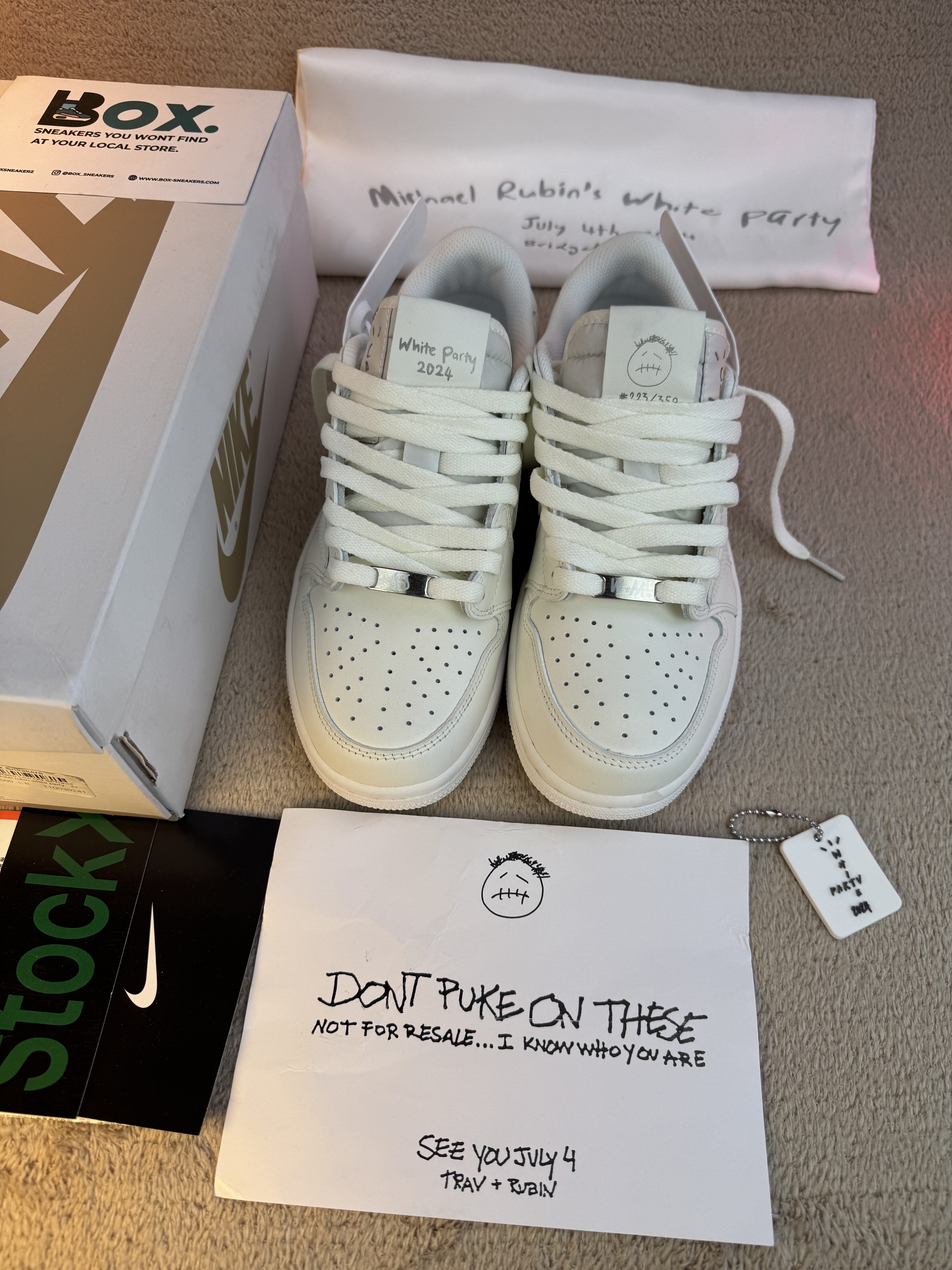 Jordan 1 Retro Low OG SP Travis Scott Michael Rubin White Party - Image 4