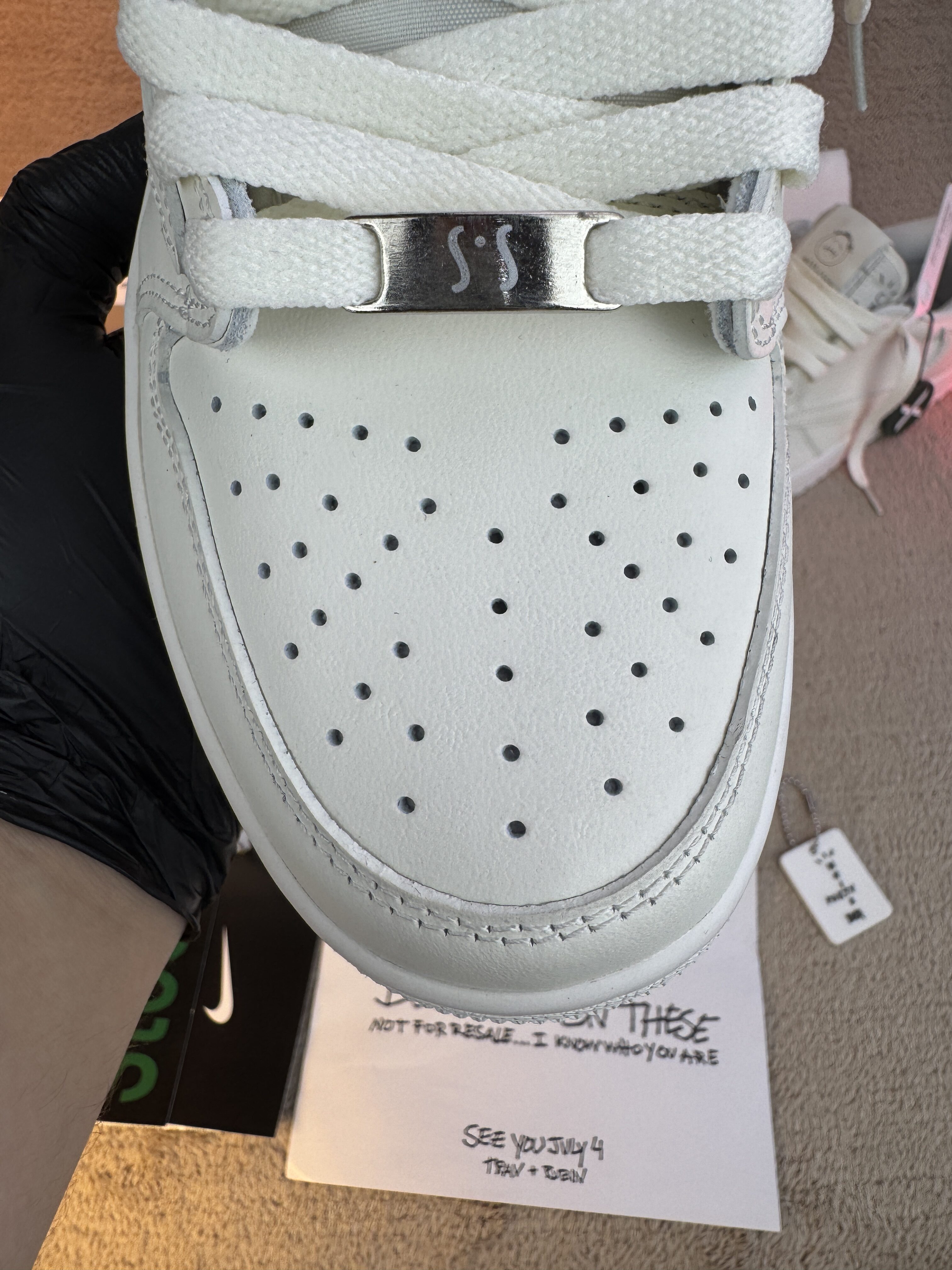 Jordan 1 Retro Low OG SP Travis Scott Michael Rubin White Party - Image 8
