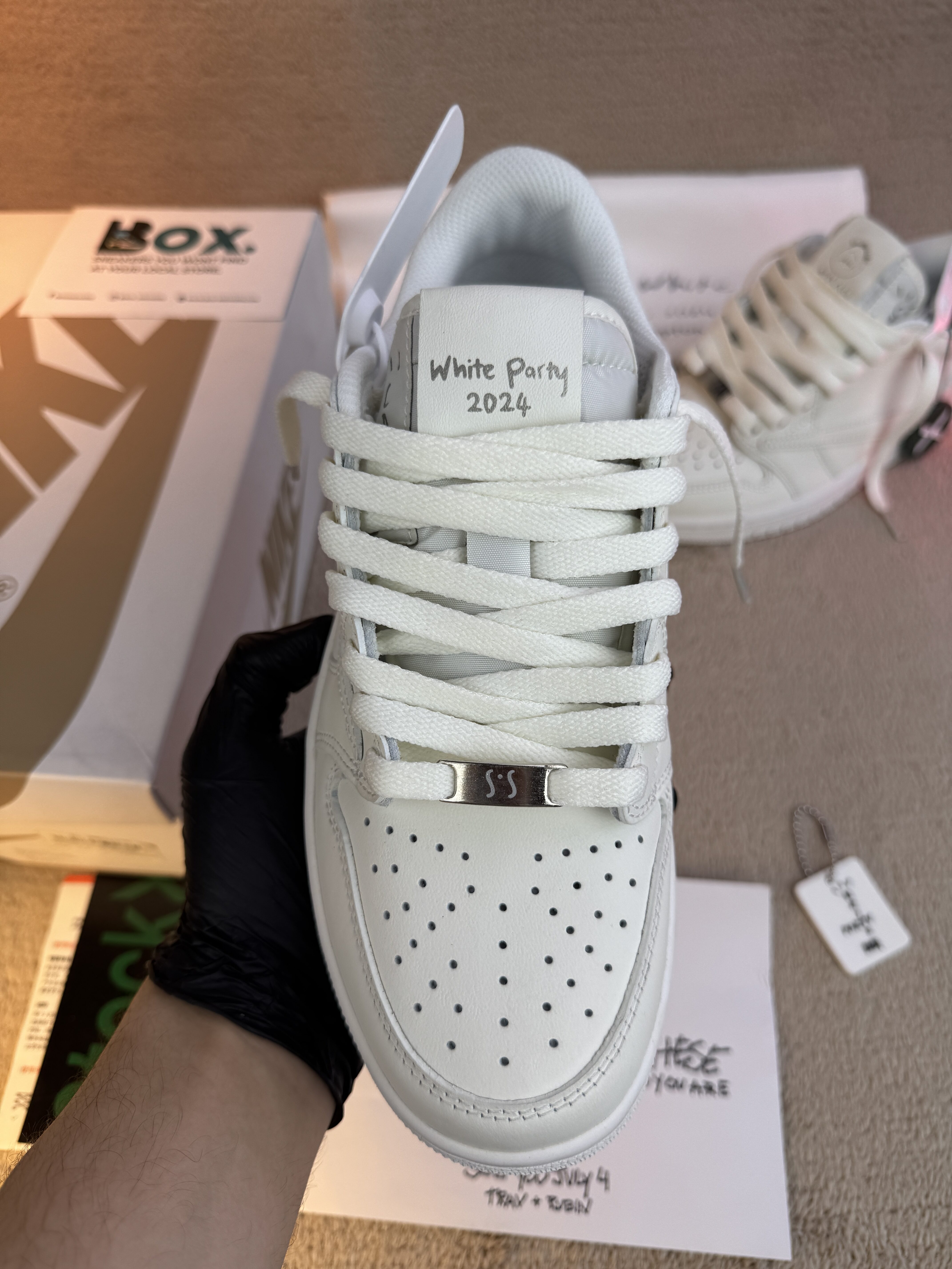 Jordan 1 Retro Low OG SP Travis Scott Michael Rubin White Party - Image 9