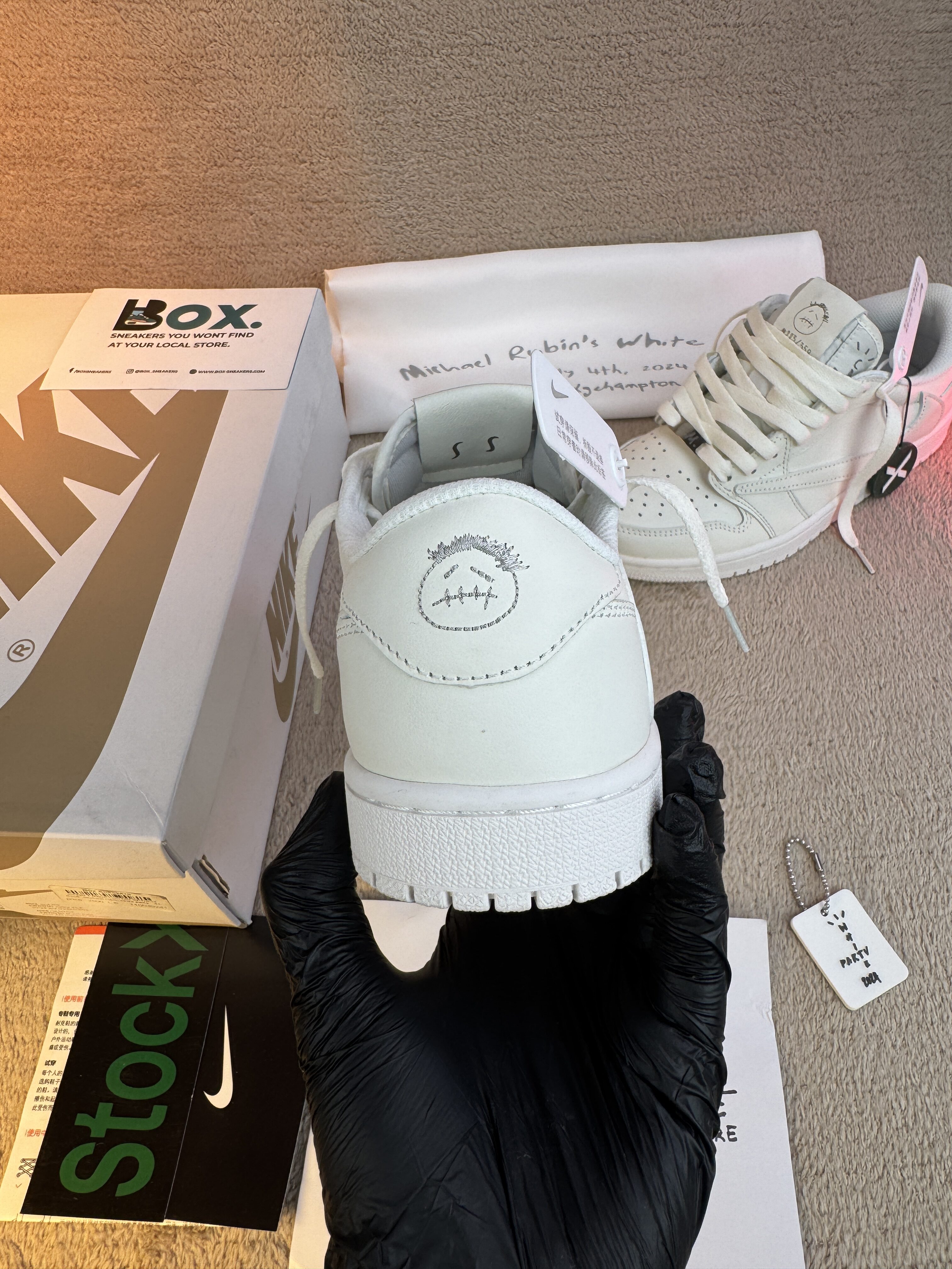 Jordan 1 Retro Low OG SP Travis Scott Michael Rubin White Party - Image 11