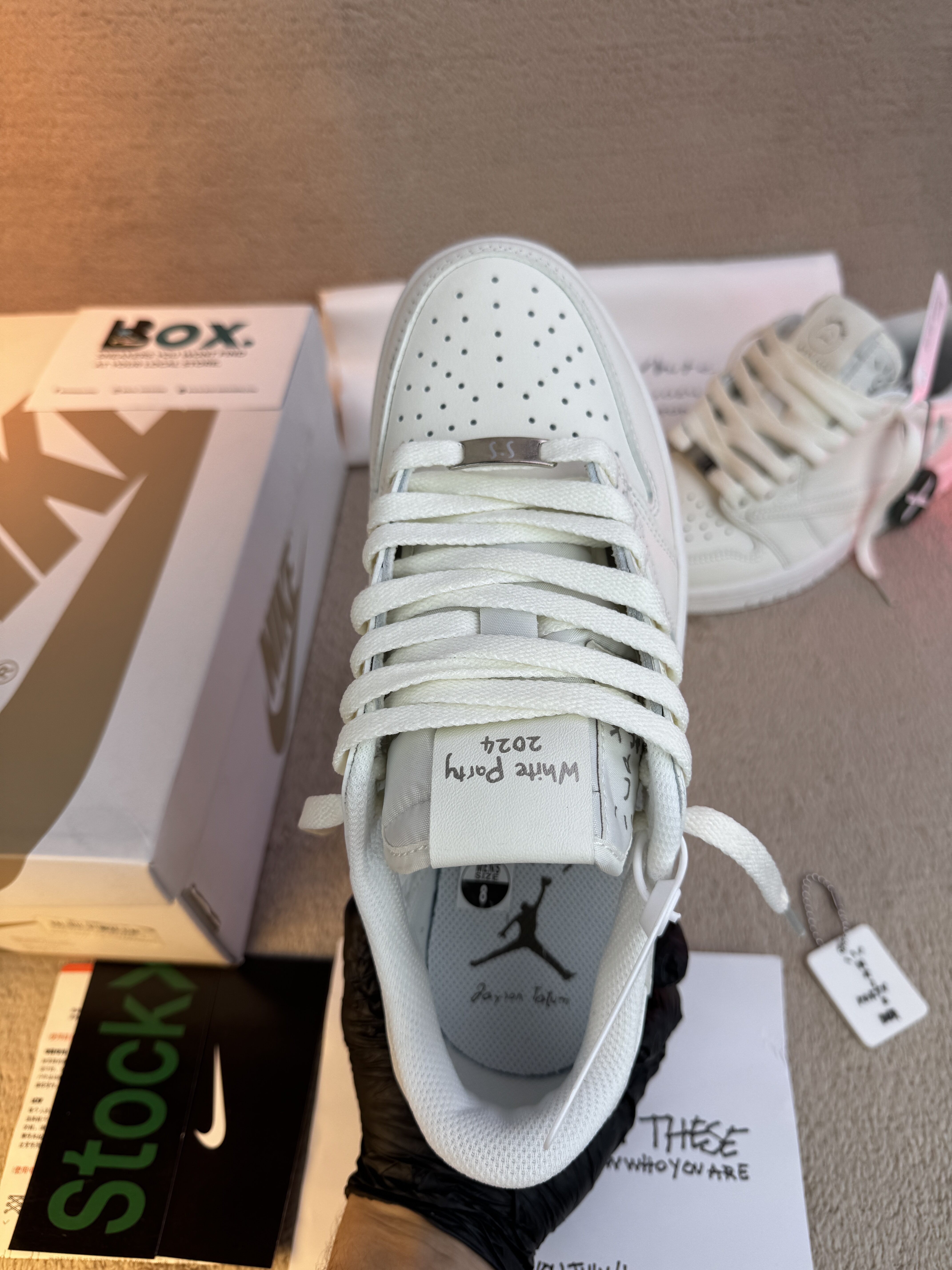 Jordan 1 Retro Low OG SP Travis Scott Michael Rubin White Party - Image 12