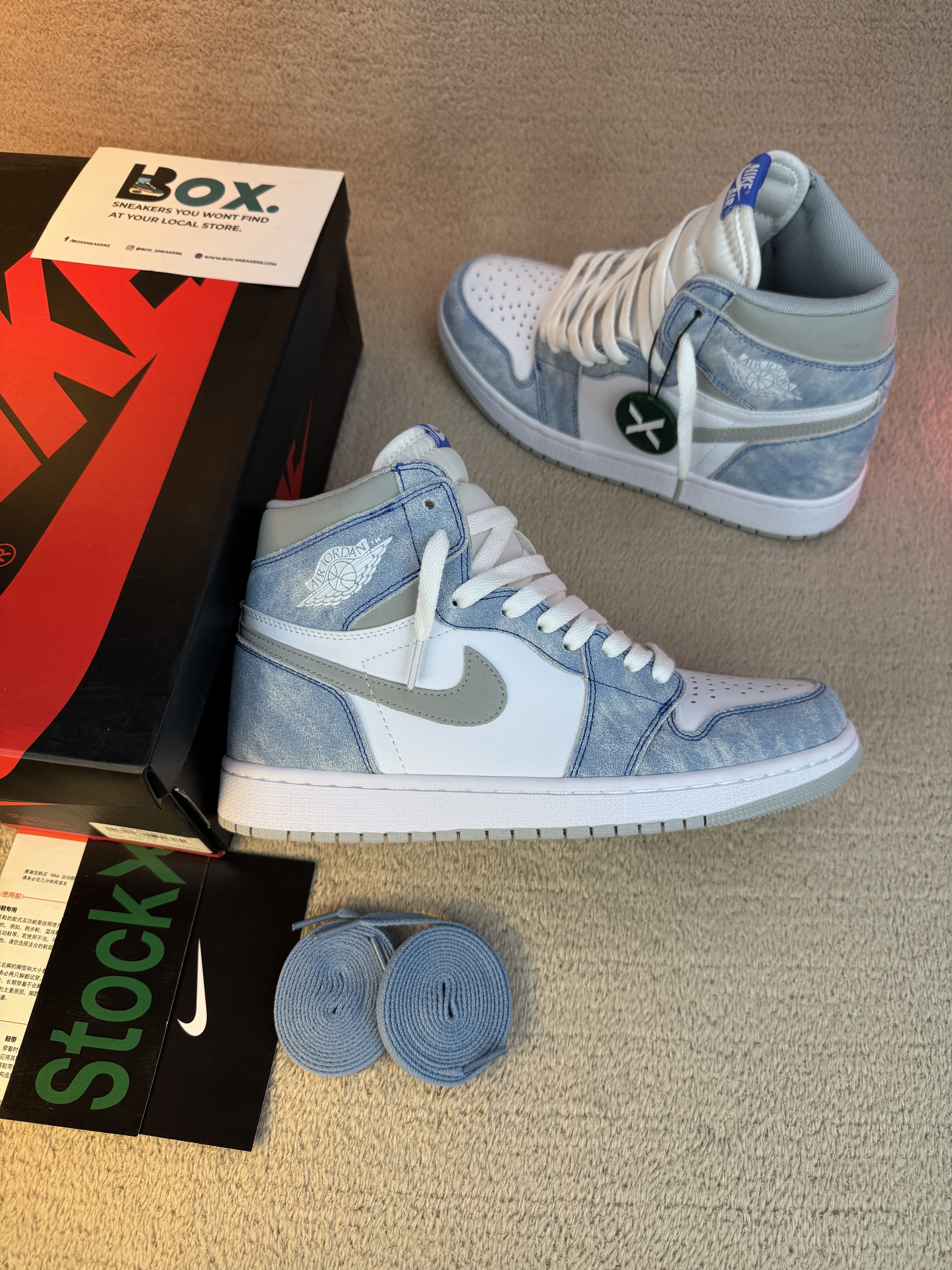 Jordan 1 Retro High Hyper Royal Smoke Grey - Image 2