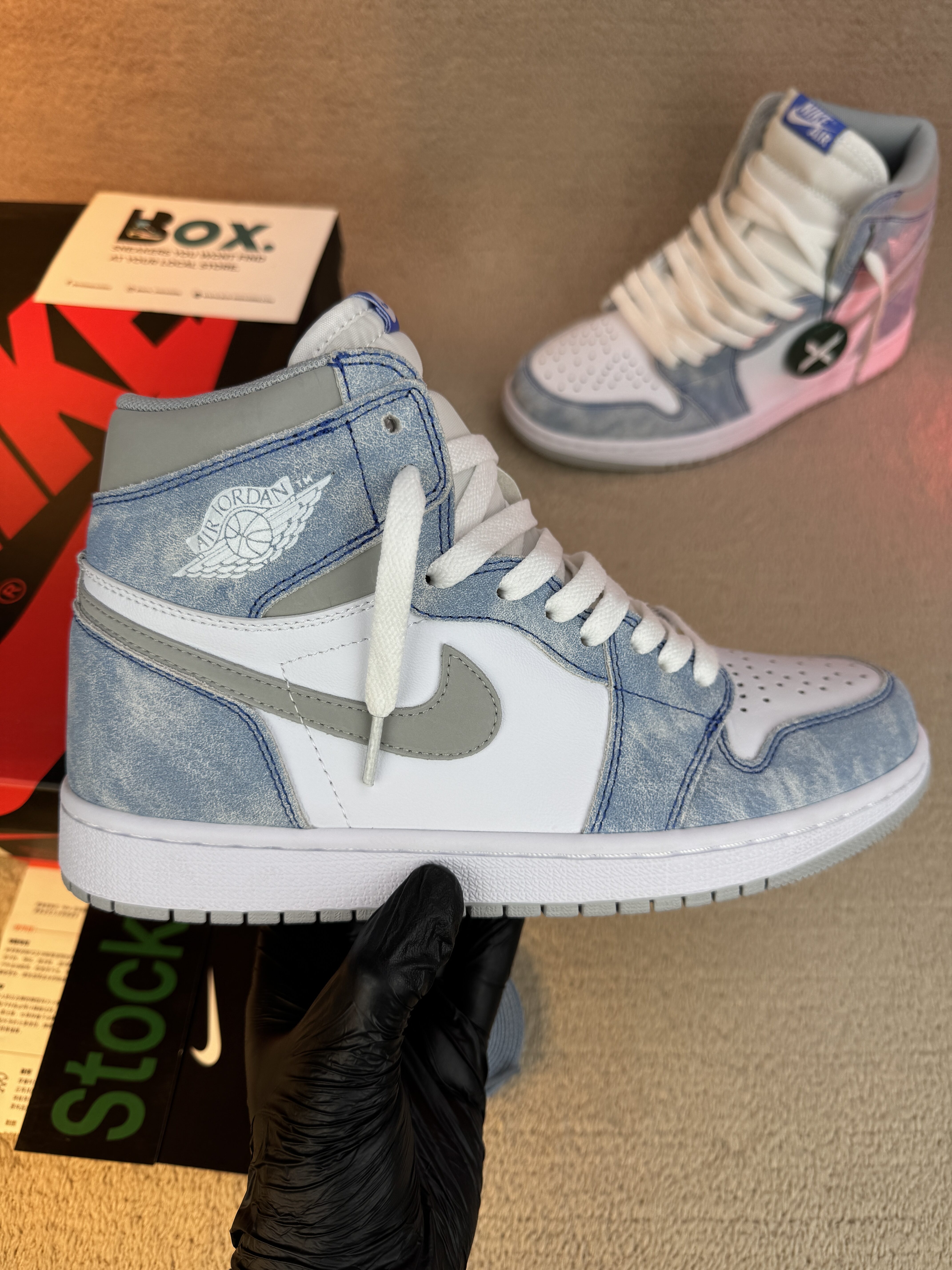 Jordan 1 Retro High Hyper Royal Smoke Grey - Image 3