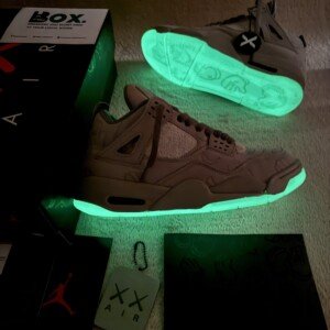 Jordan 4 Retro Kaws