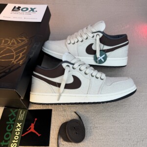 Jordan 1 Low Premium Pale Ivory Off Noir Baroque Brown